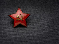 И наше знамя над Рейхстагом