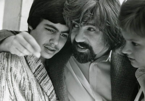    (1976)