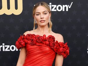 Critics Choice Awards 2024:  ,     